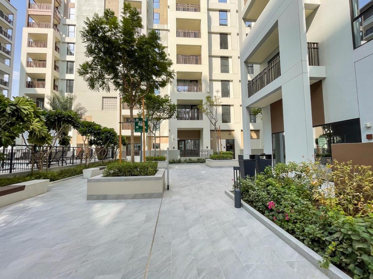 Elegant 4-Bedroom Apartment Perfect For Families In Dubai Creek Harbour Exterior photo
