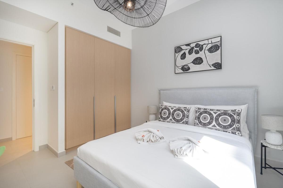 Elegant 4-Bedroom Apartment Perfect For Families In Dubai Creek Harbour Exterior photo