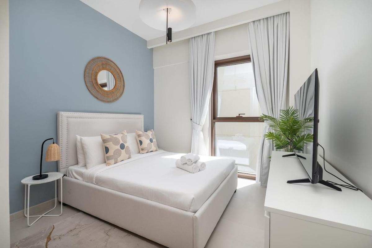 Elegant 4-Bedroom Apartment Perfect For Families In Dubai Creek Harbour Exterior photo